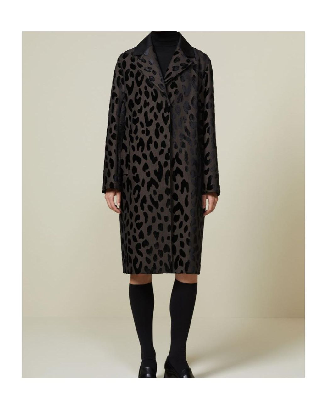 Max Mara Black Atelier Single-Breasted Spotted Velvet Coat