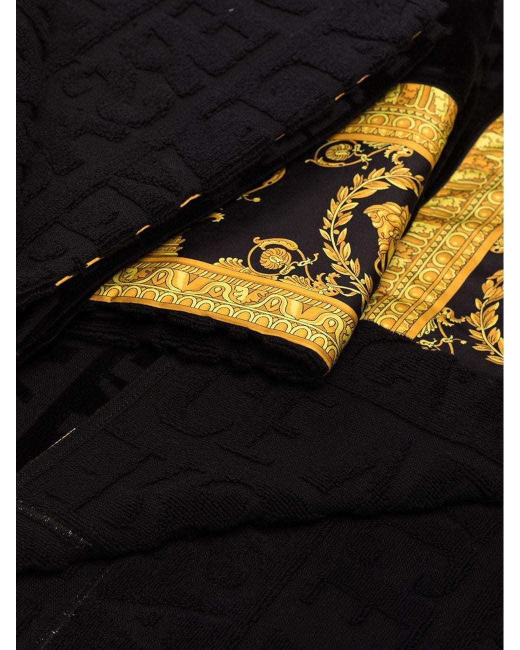 Versace Black Baroque Detailed Beach Towel Set for men