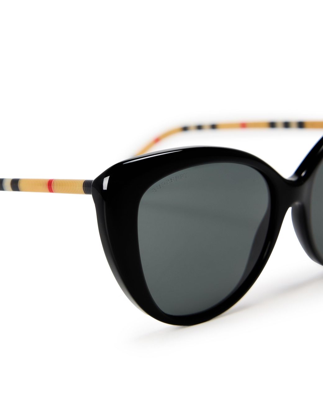 Burberry White Classic And Versatile Sunglasses