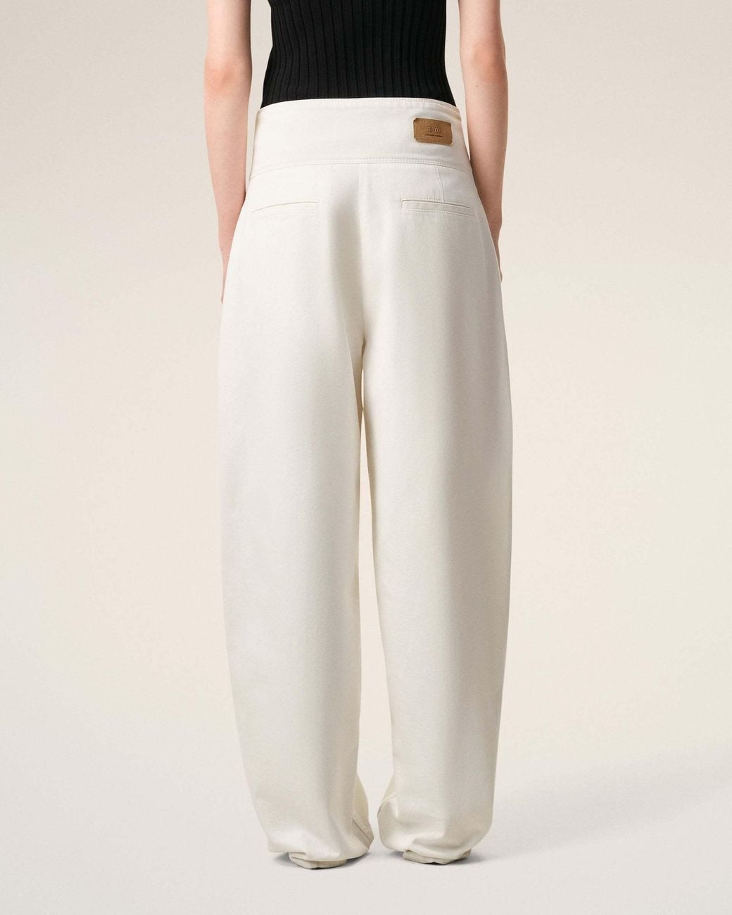 AMI White Ami Wrapped Belted Balloon Jeans