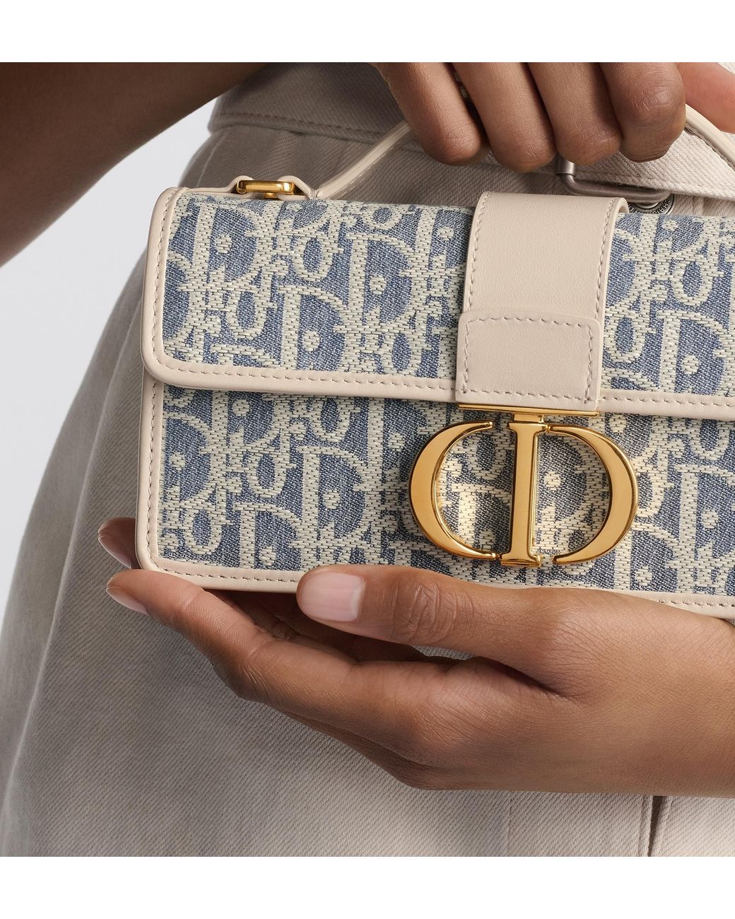 【DIOR】Miss Montaigne ミニバッグ Dior Miss Montaigne Mini Chain Shoulder Bag in Metallic | Lyst