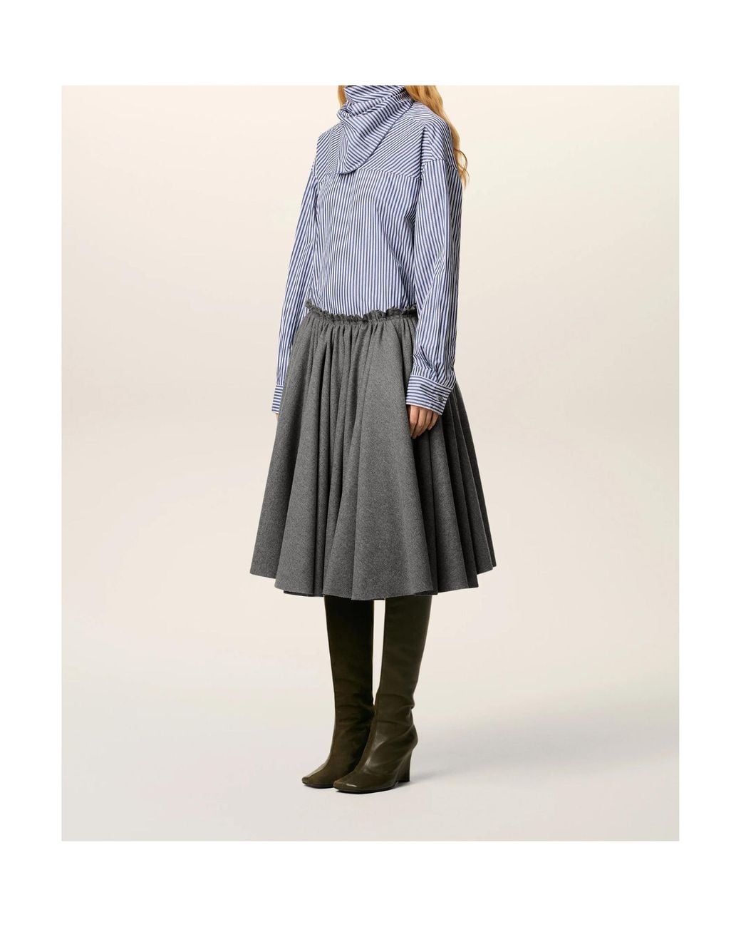 AMI Gray Elastic Waist Midi Corolla Skirt