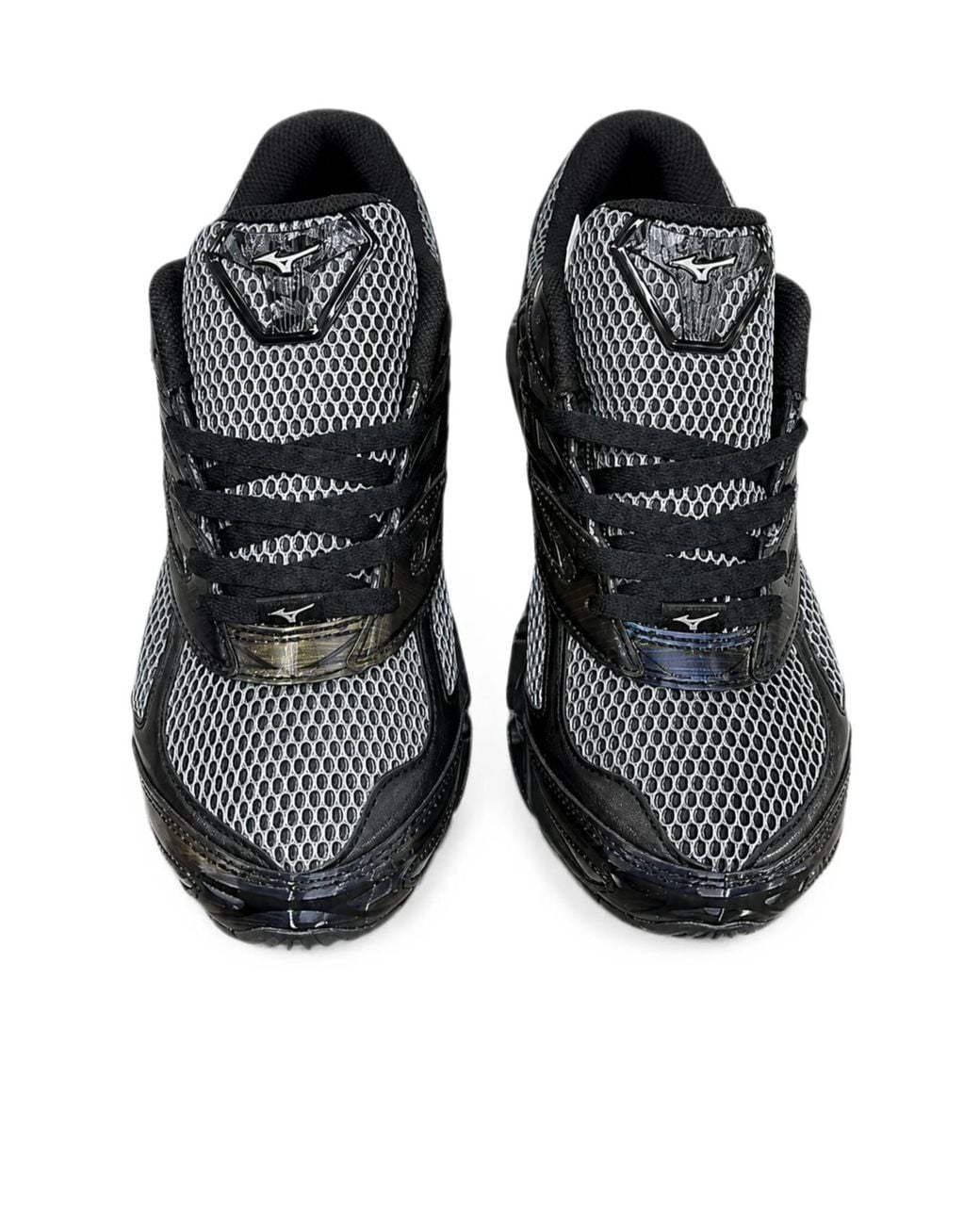 Mizuno Black Round-Toe Sneakers for men
