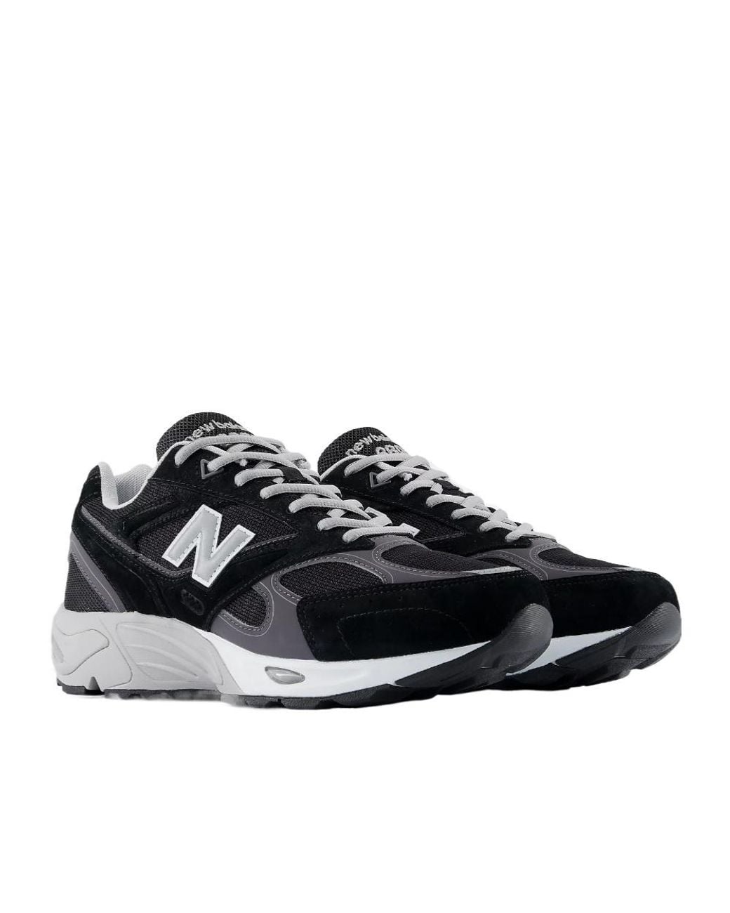 New Balance Black Leather & Mesh Cushioned 880R Sneakers for men