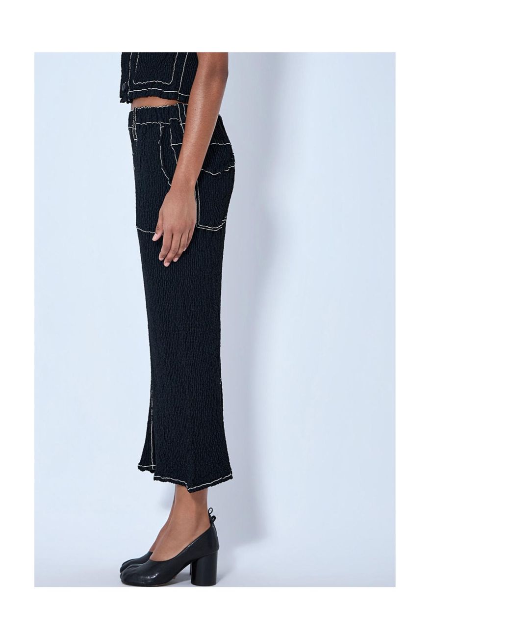 Issey Miyake Black Midi Wavelet Contrast-Stitching Elasticated-Waistband Skirt