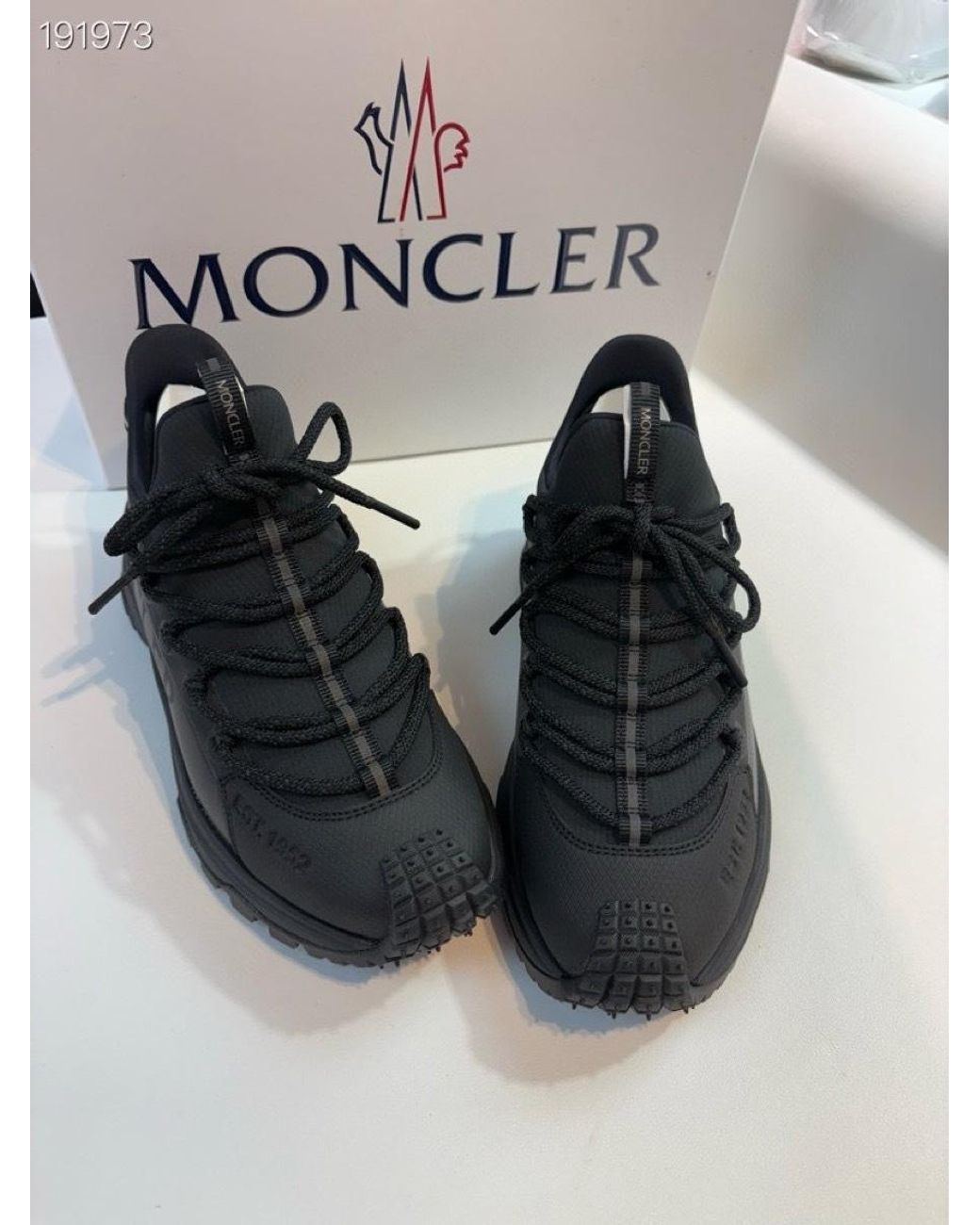 Moncler Black Trailgrip Lite2 Logo-Lettering Sneakers