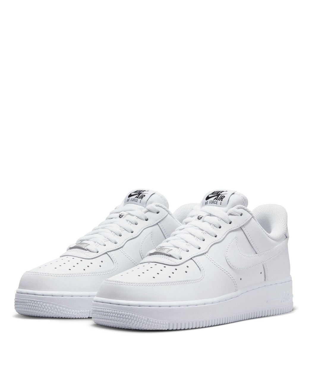 Nike White Classic And Simple Sneakers