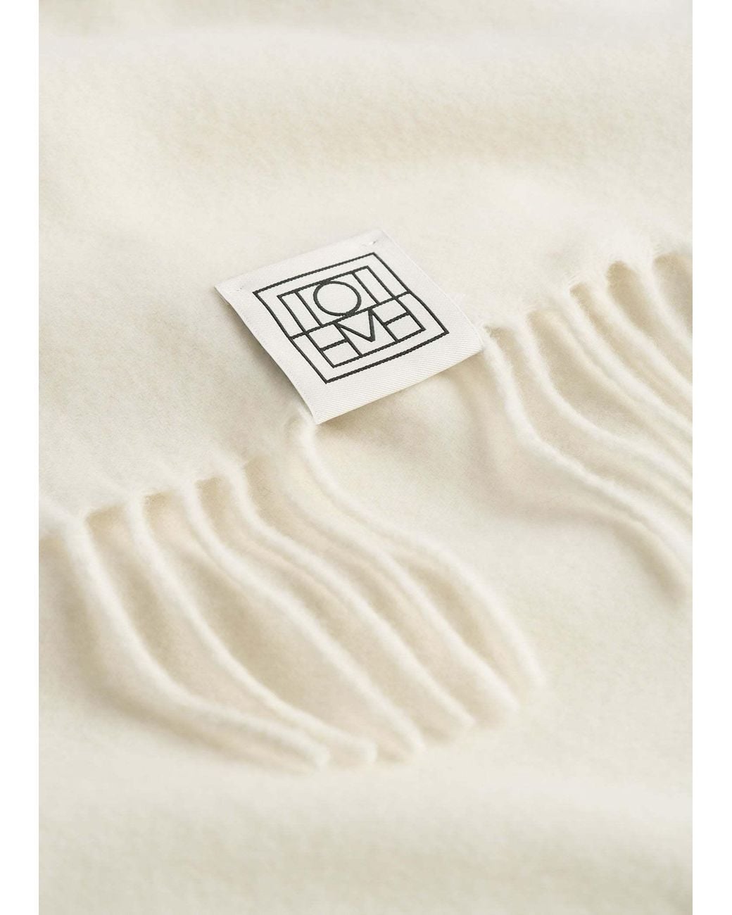 Totême White Cashmere Tassel Scarf Off