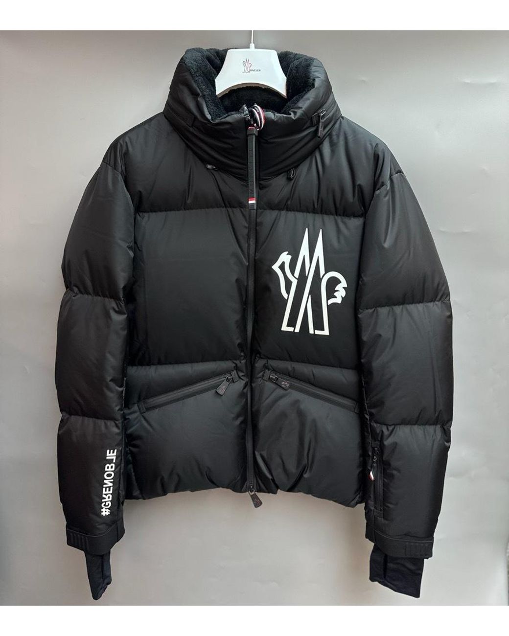 Moncler Black Verdons Short Down Jacket for men