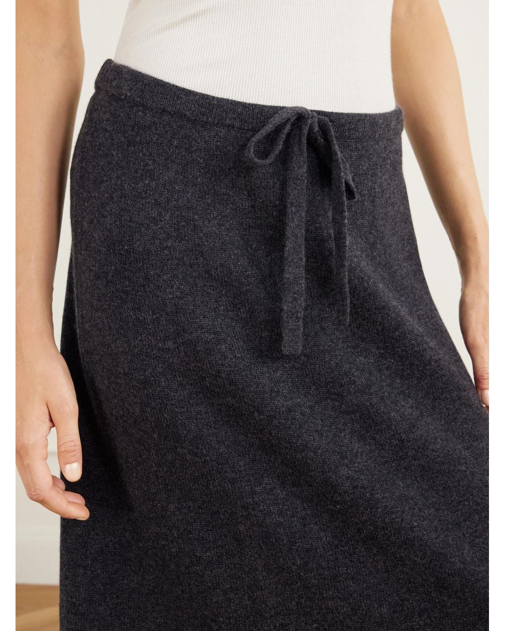 Allude Black Minimalist Midi Skirt