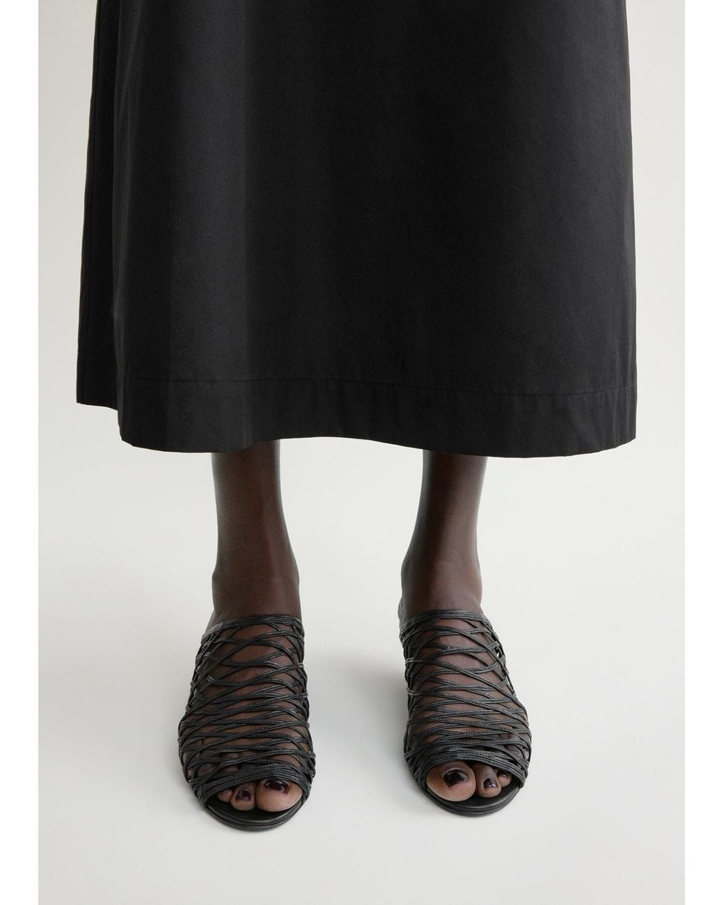 Totême  Black Round-Toe Sandals