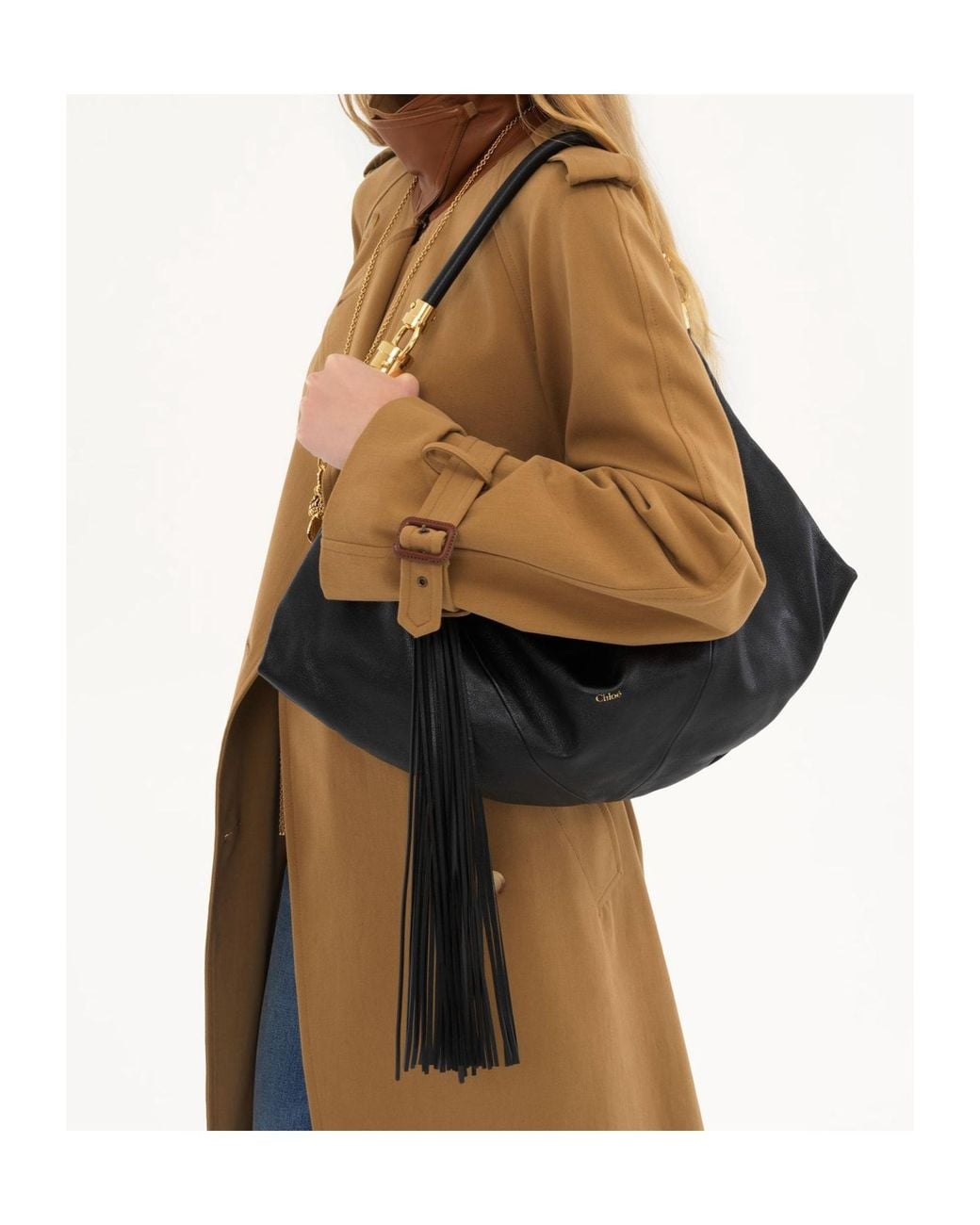 Chloé Black Chloé Logo Detailed Zipped Shoulder Bag