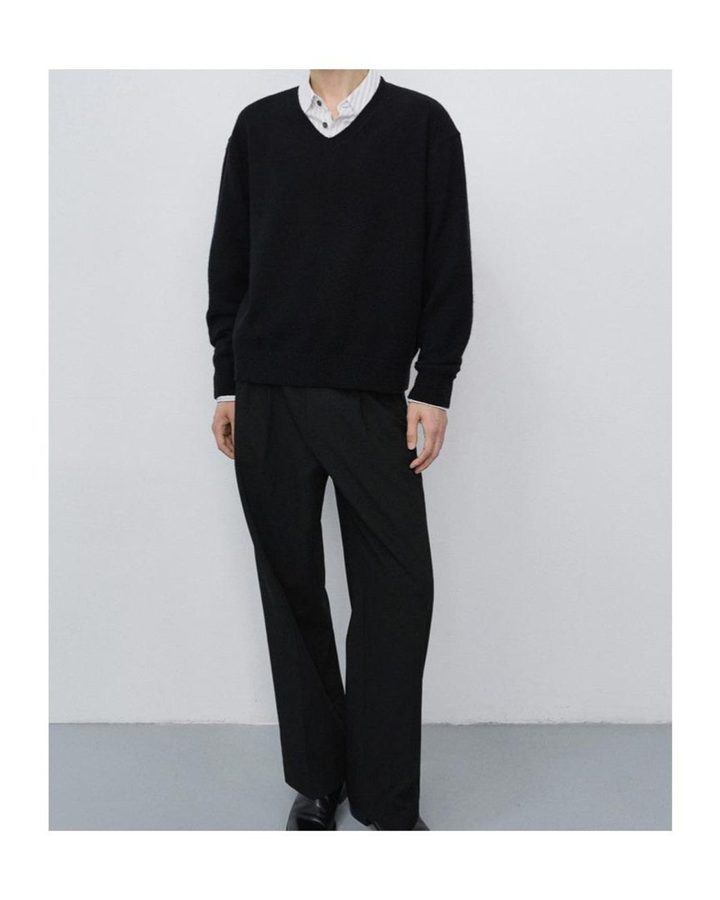 DUNST Blue Cashmere V-Neck Knitted Sweater for men