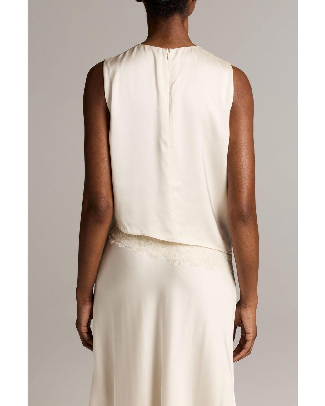 Vince White Round-Neck Sleeveless Top