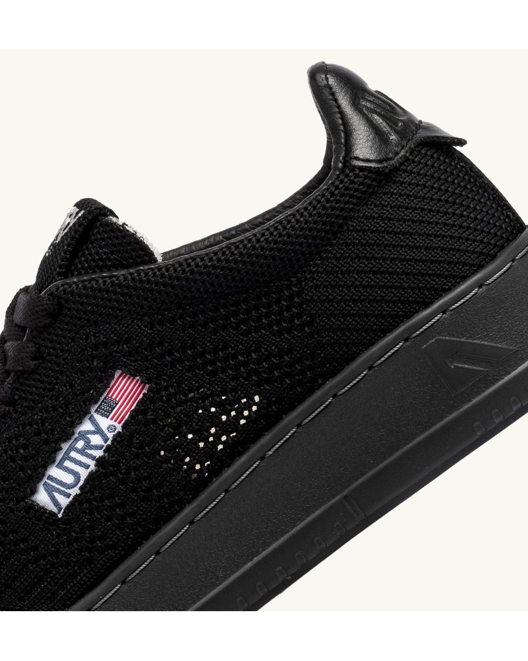 Autry Black Medalist Easeknit Low-Top Sneakers