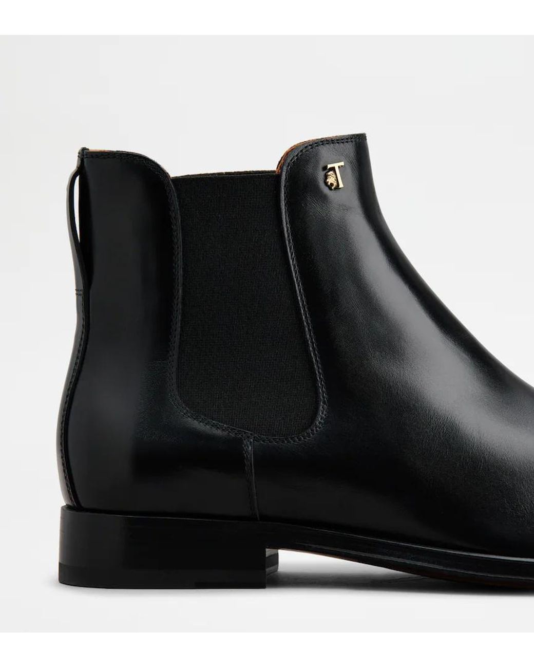 Tod's Black Logo-Plaque Leather Ankle Boots for men