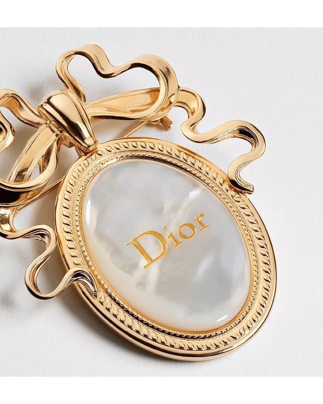 Dior Metallic Médaillon Brooch
