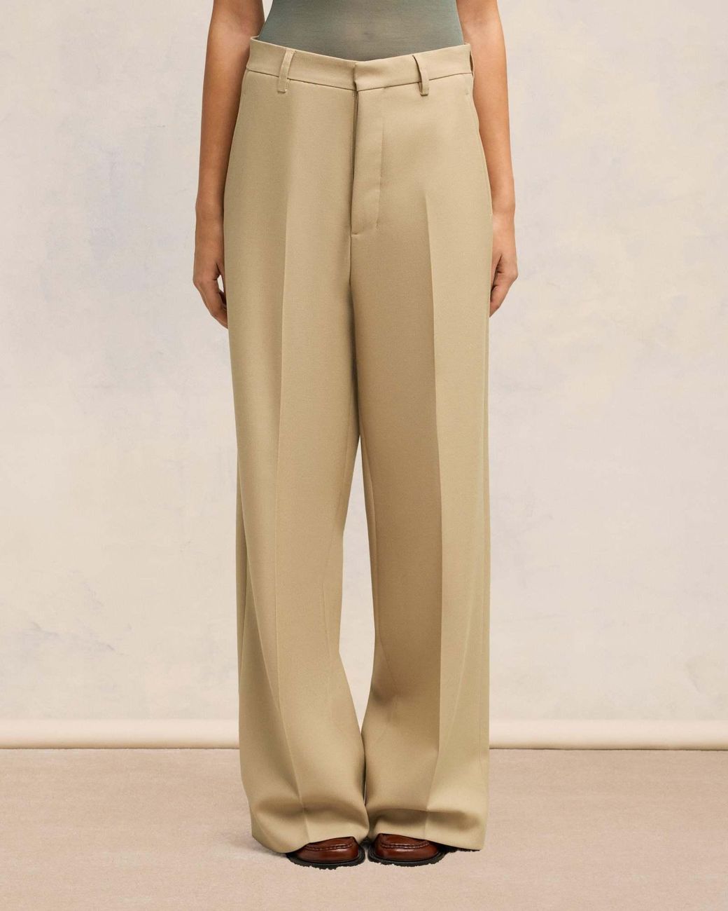 AMI Natural Belt-Loop Casual Pants