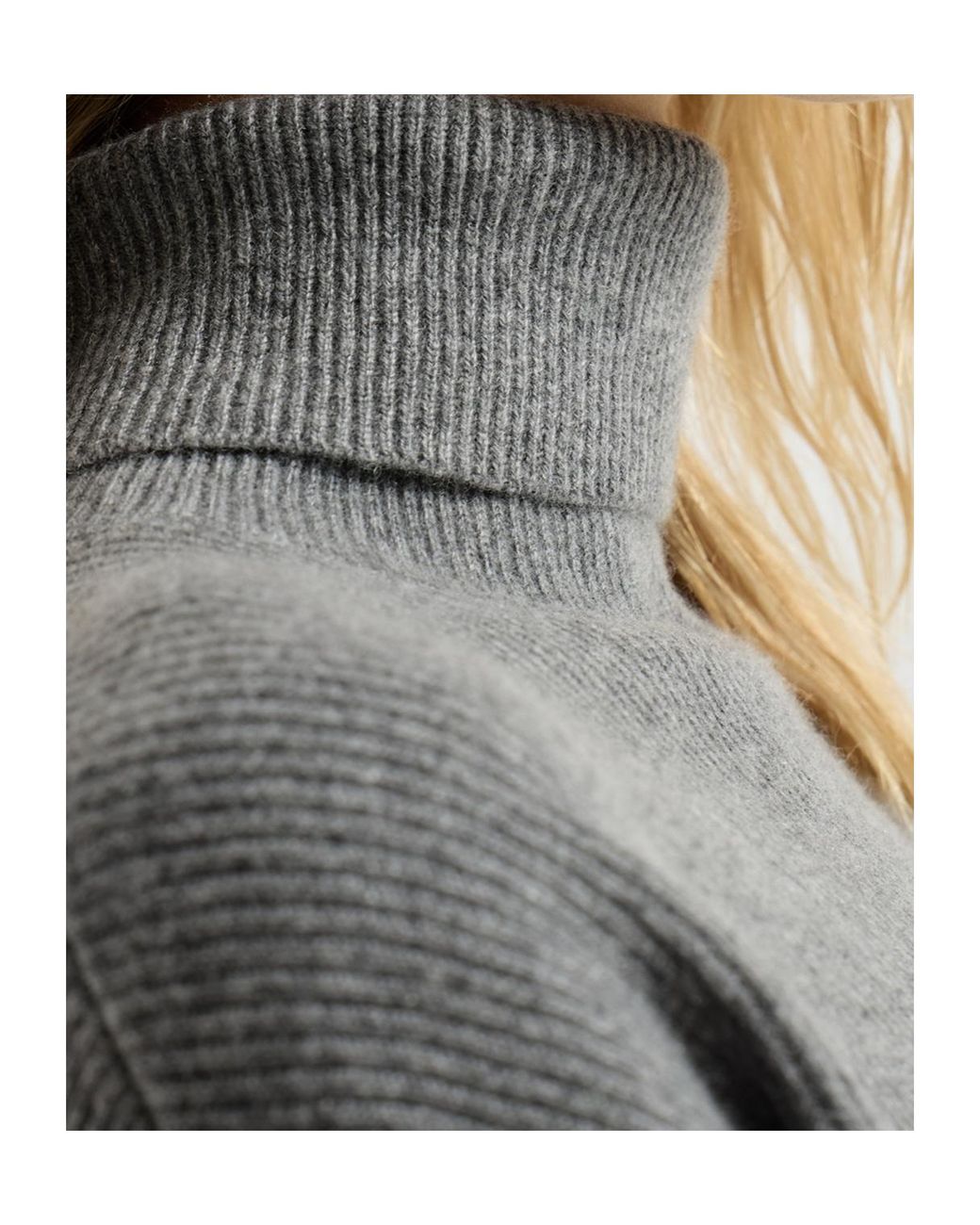 Brunello Cucinelli Gray Cashmere Ribbed Turtleneck Sweater