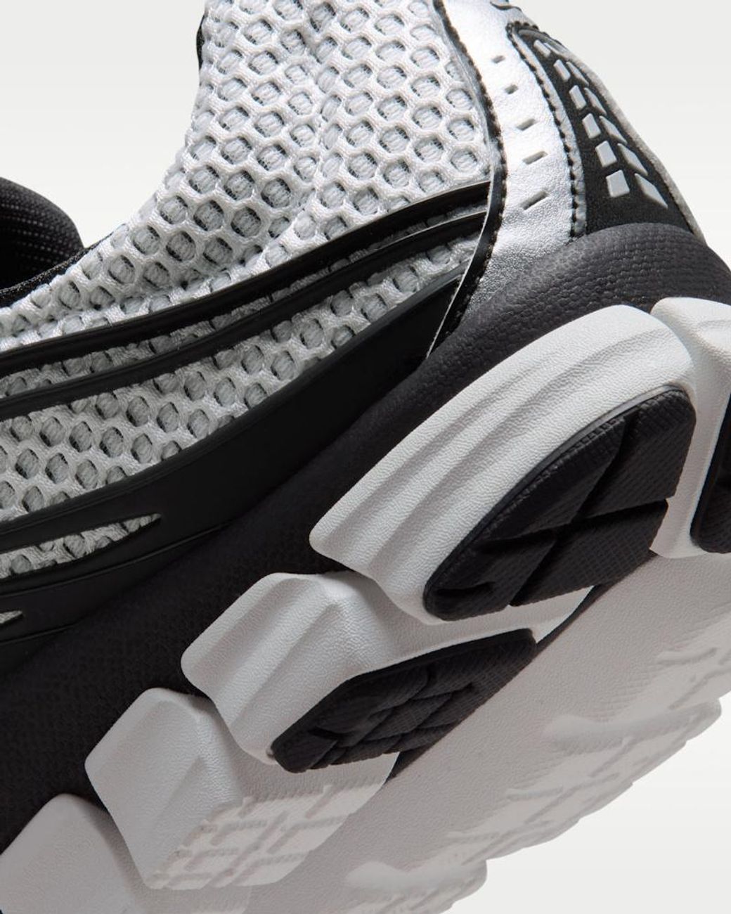 Nike Black Zoom Skylon 11 Running Shoes for men