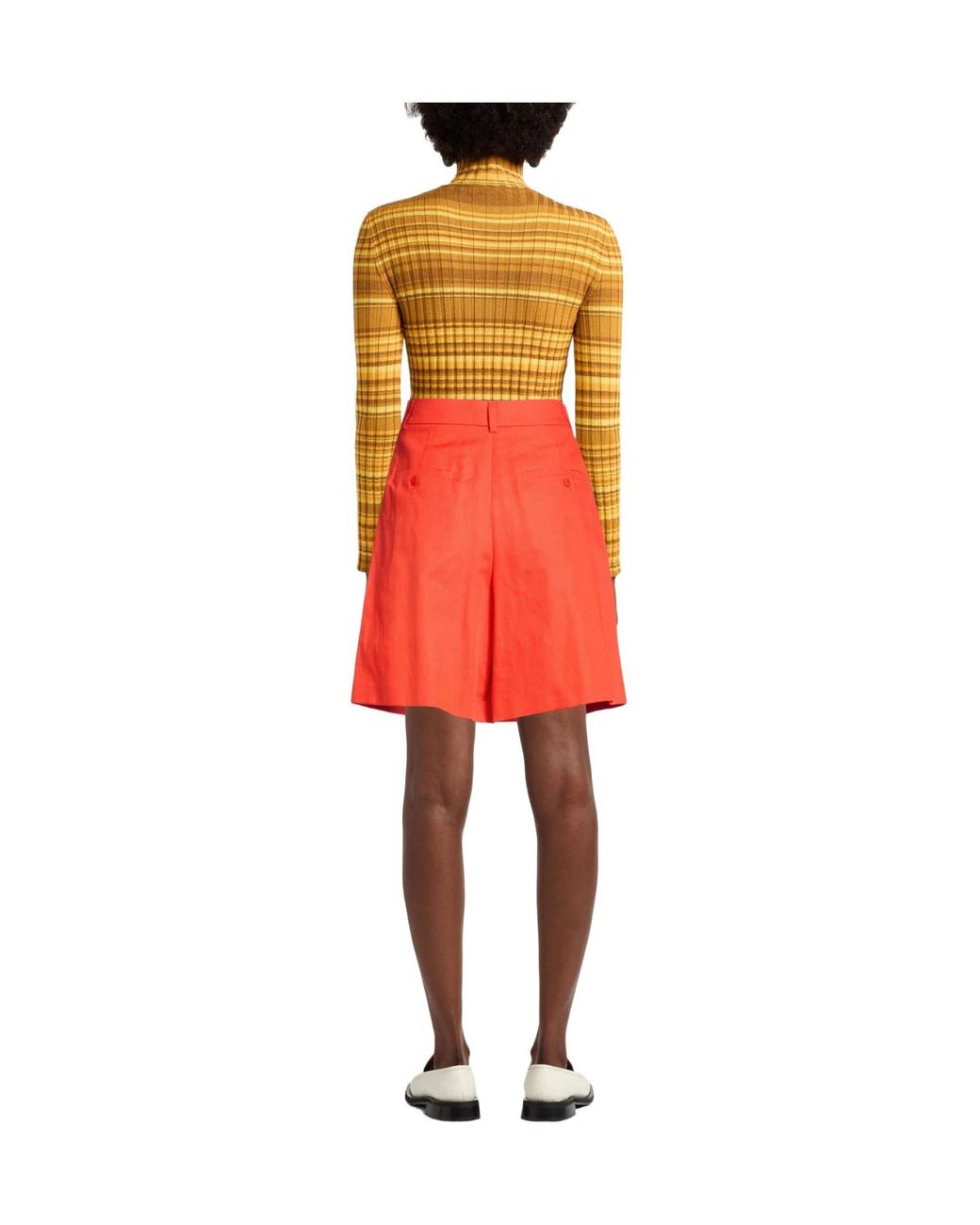 Weekend by Maxmara Red Minimal Solid Shorts