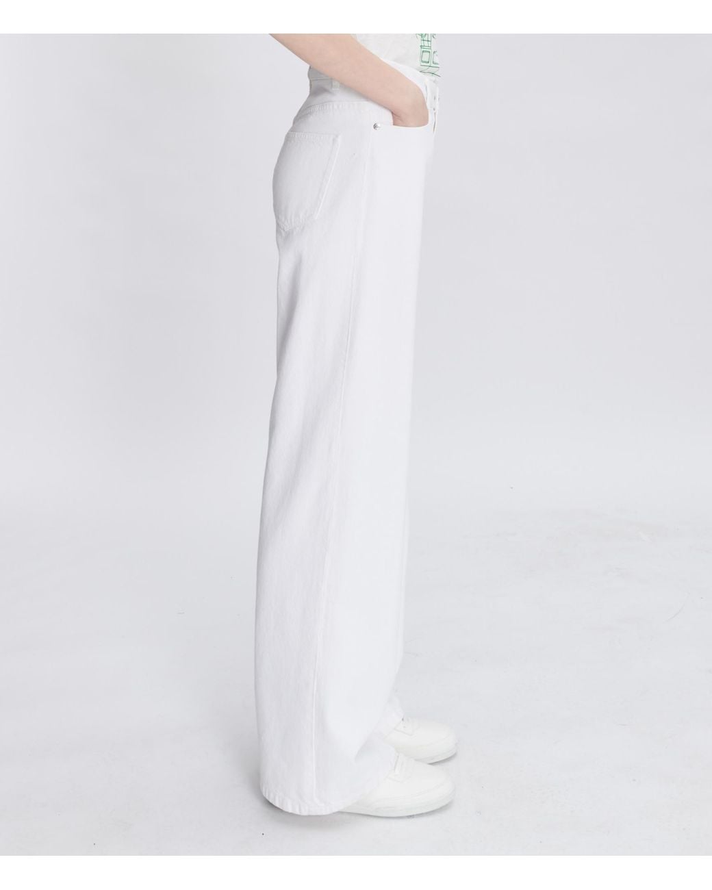 A.P.C. White Elisabeth Button Detailed Wide Leg Jeans
