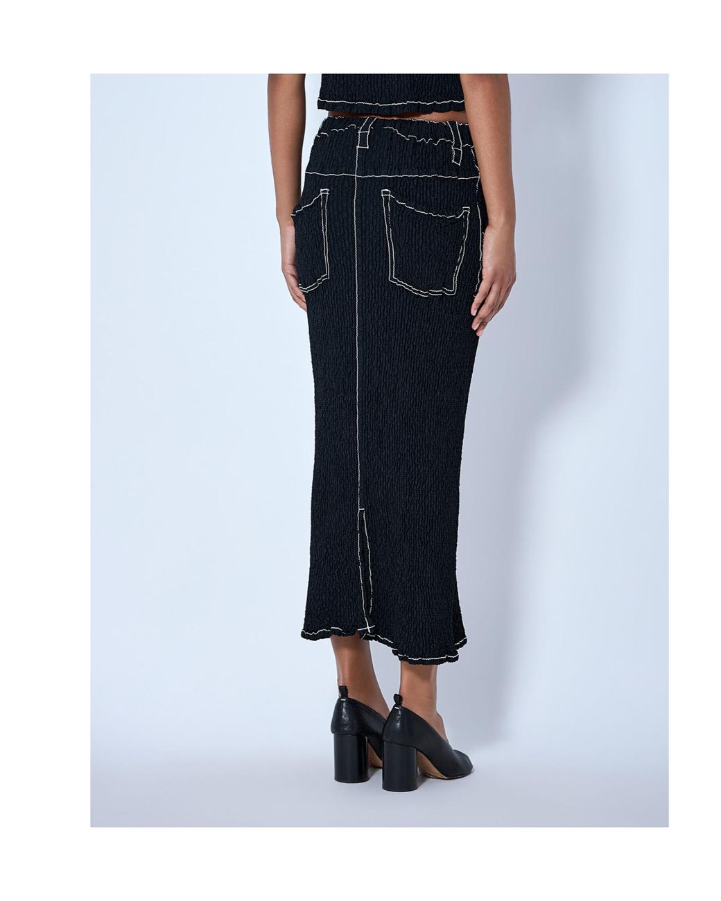 Issey Miyake Black Midi Wavelet Contrast-Stitching Elasticated-Waistband Skirt
