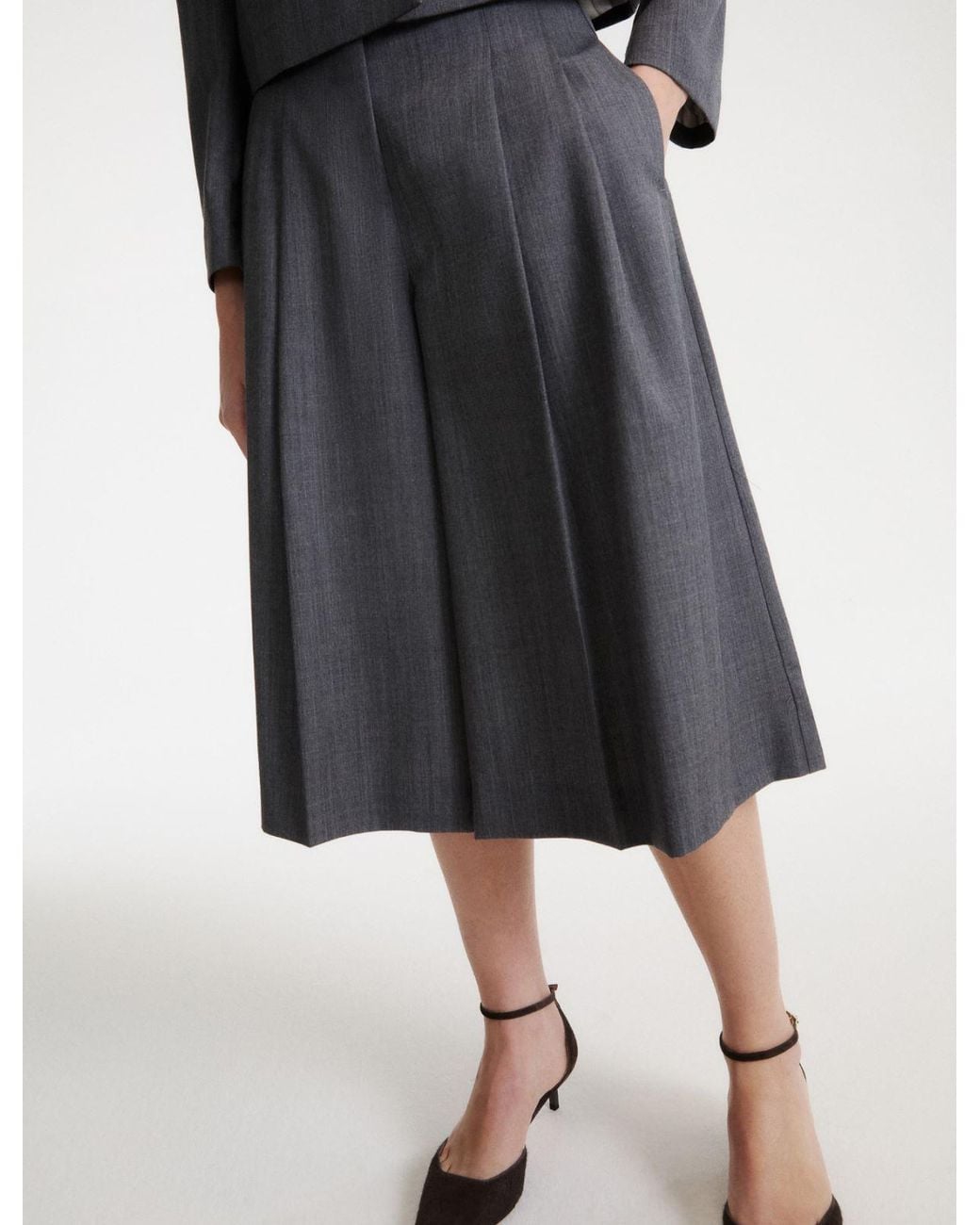 Marella Gray Pleated Bermuda Shorts
