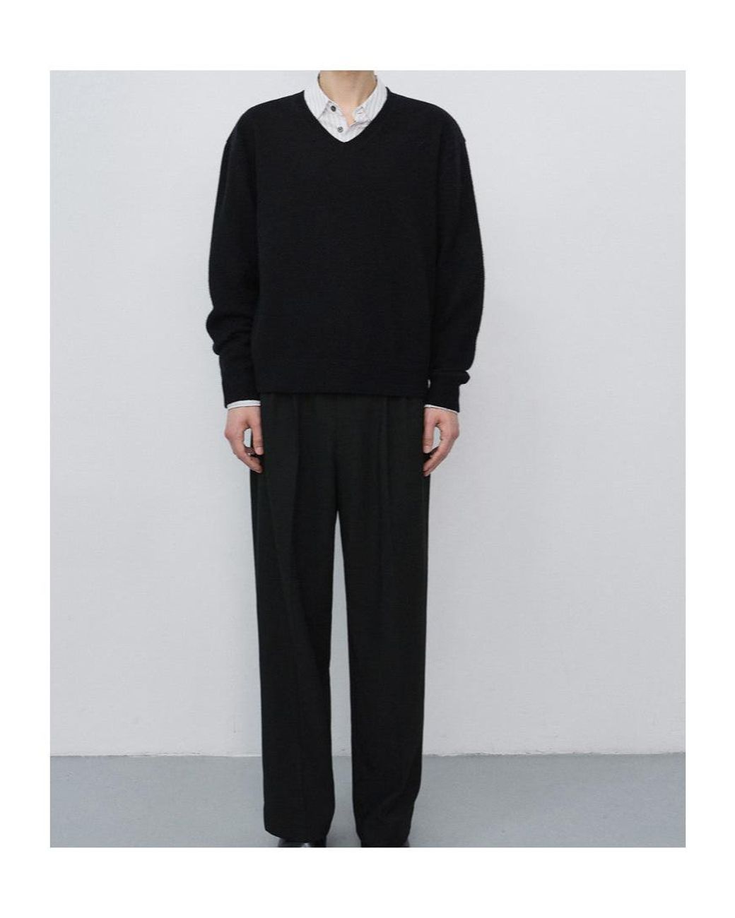 DUNST Blue Cashmere V-Neck Knitted Sweater for men