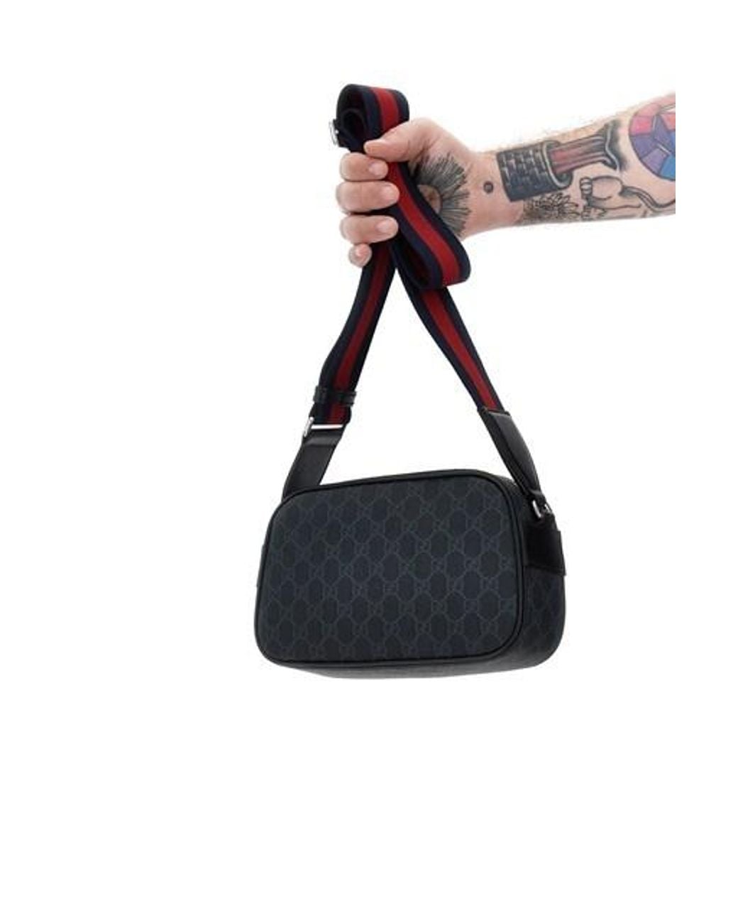 Gucci Black Gg Supreme Zipped Messenger Bag for men