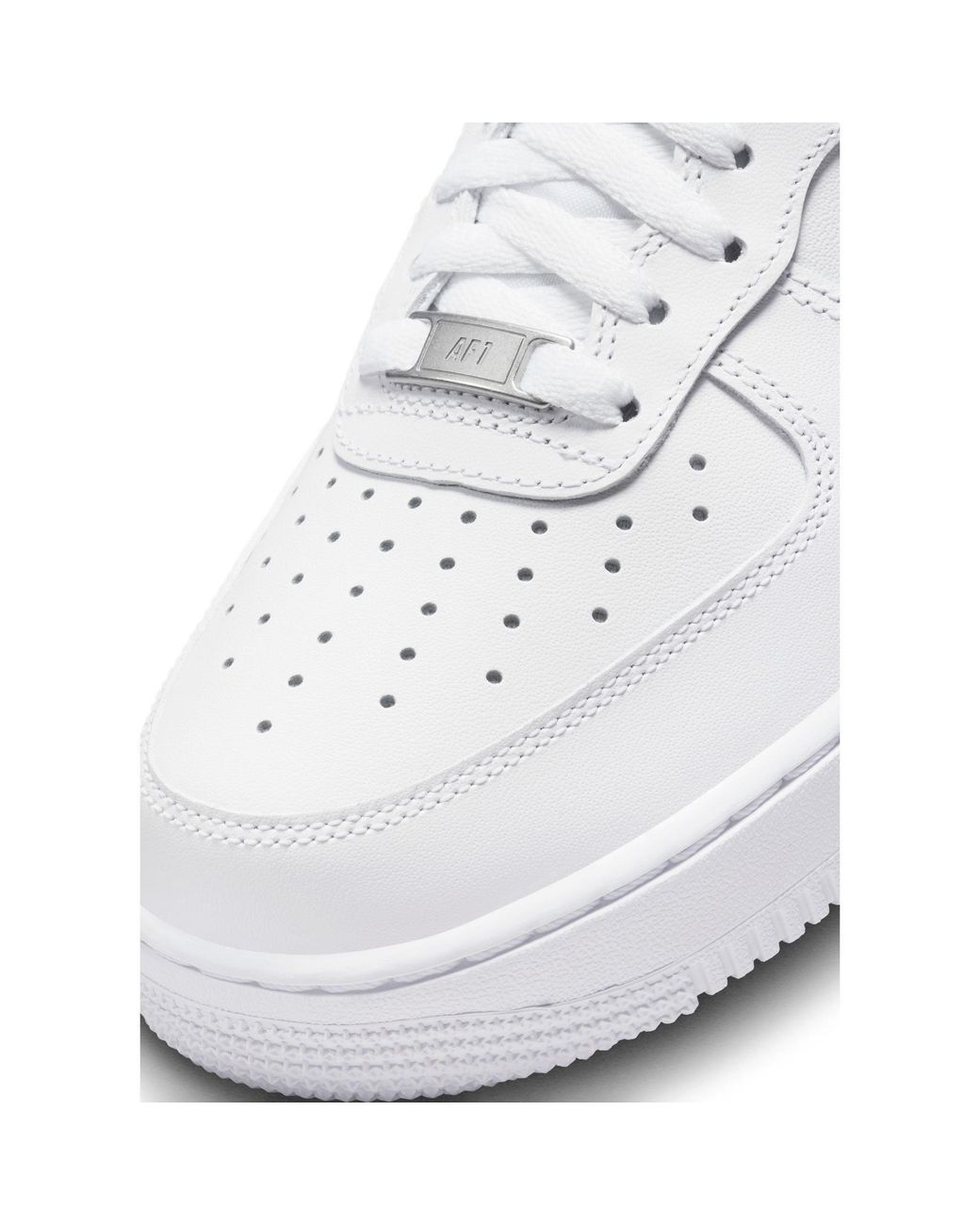 Nike White Classic And Simple Sneakers