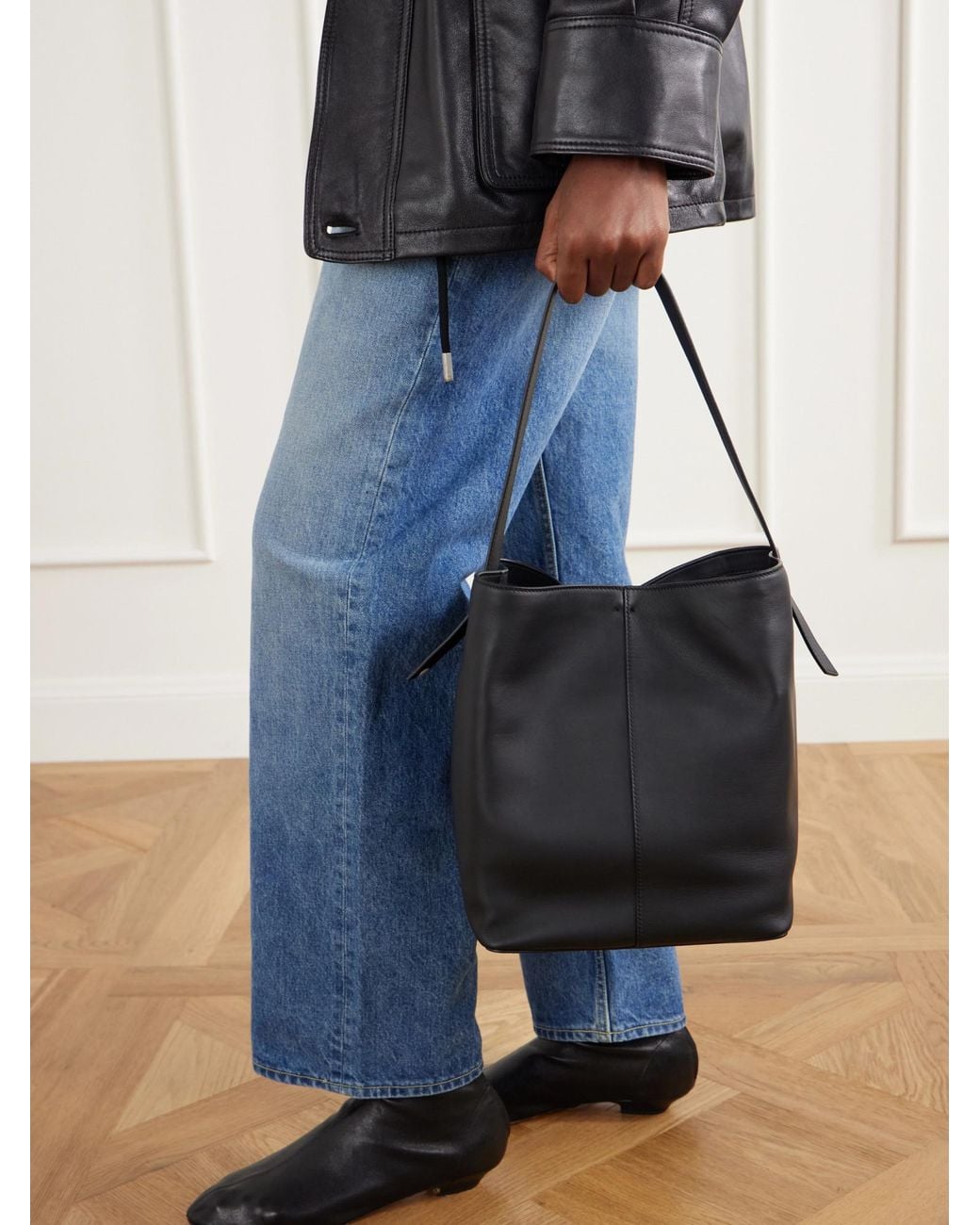 Metier Black Leather Shoulder Bag