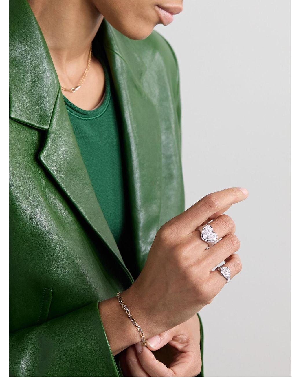 Yvonne Léon White 9-Karat Diamond Ring