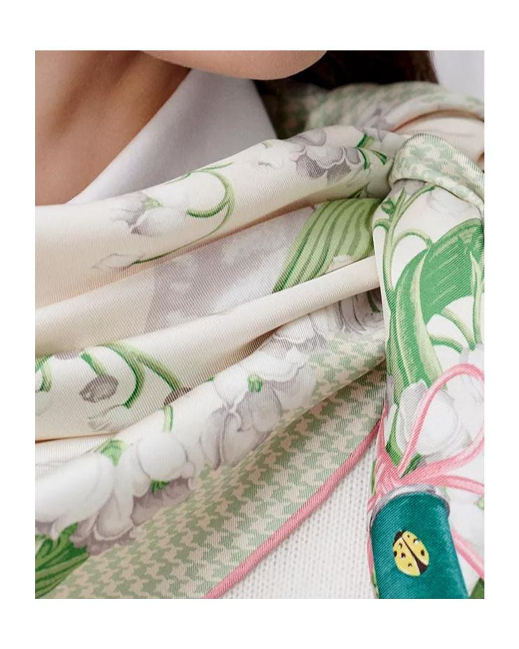 Dior White Lucky Médaillon 90 Square Scarf