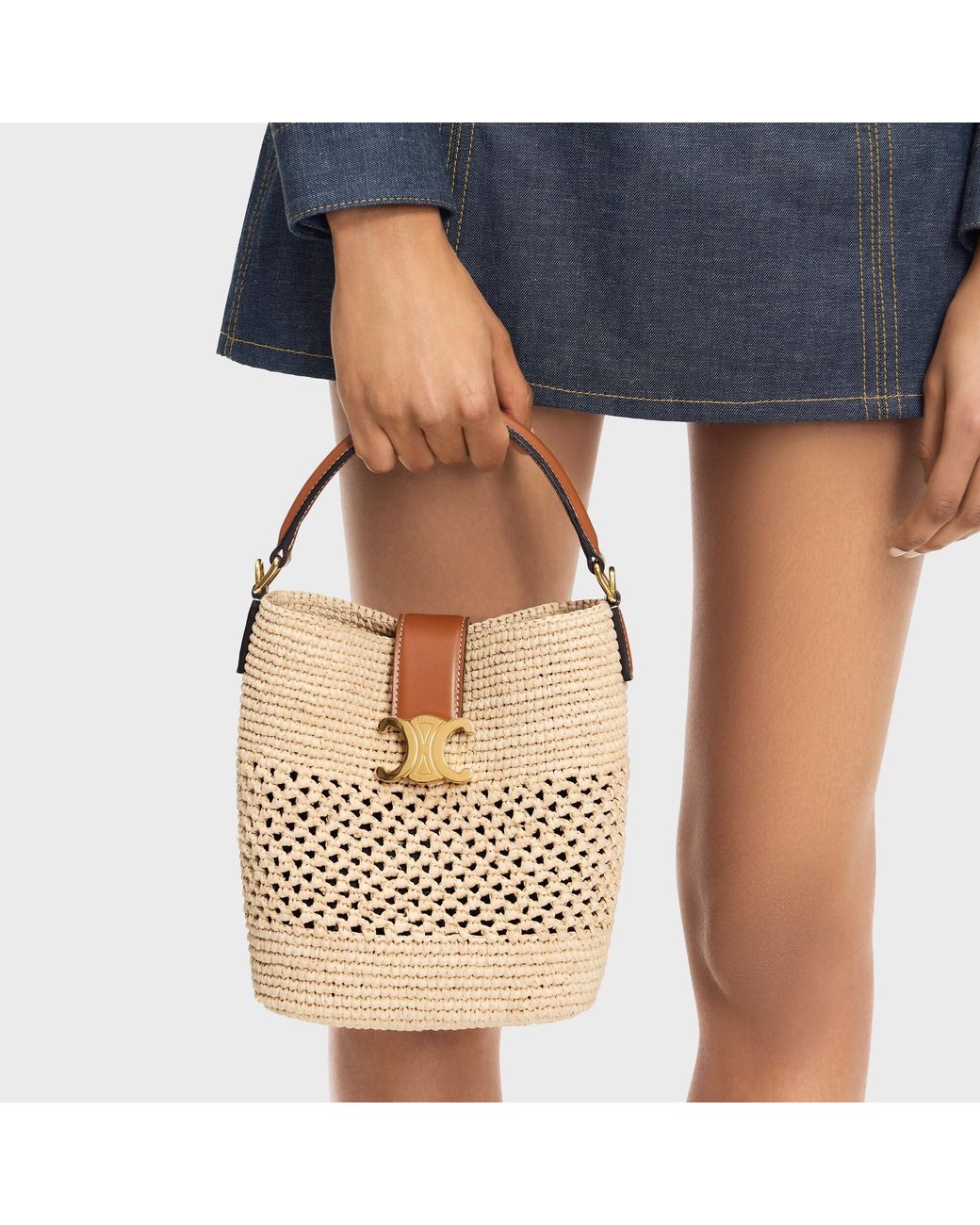 【関税&送料込】Celine Small Louise Bucket Bag SMALL BUCKET LOUISE IN SMOOTH CALFSKIN - TAN | CELINE