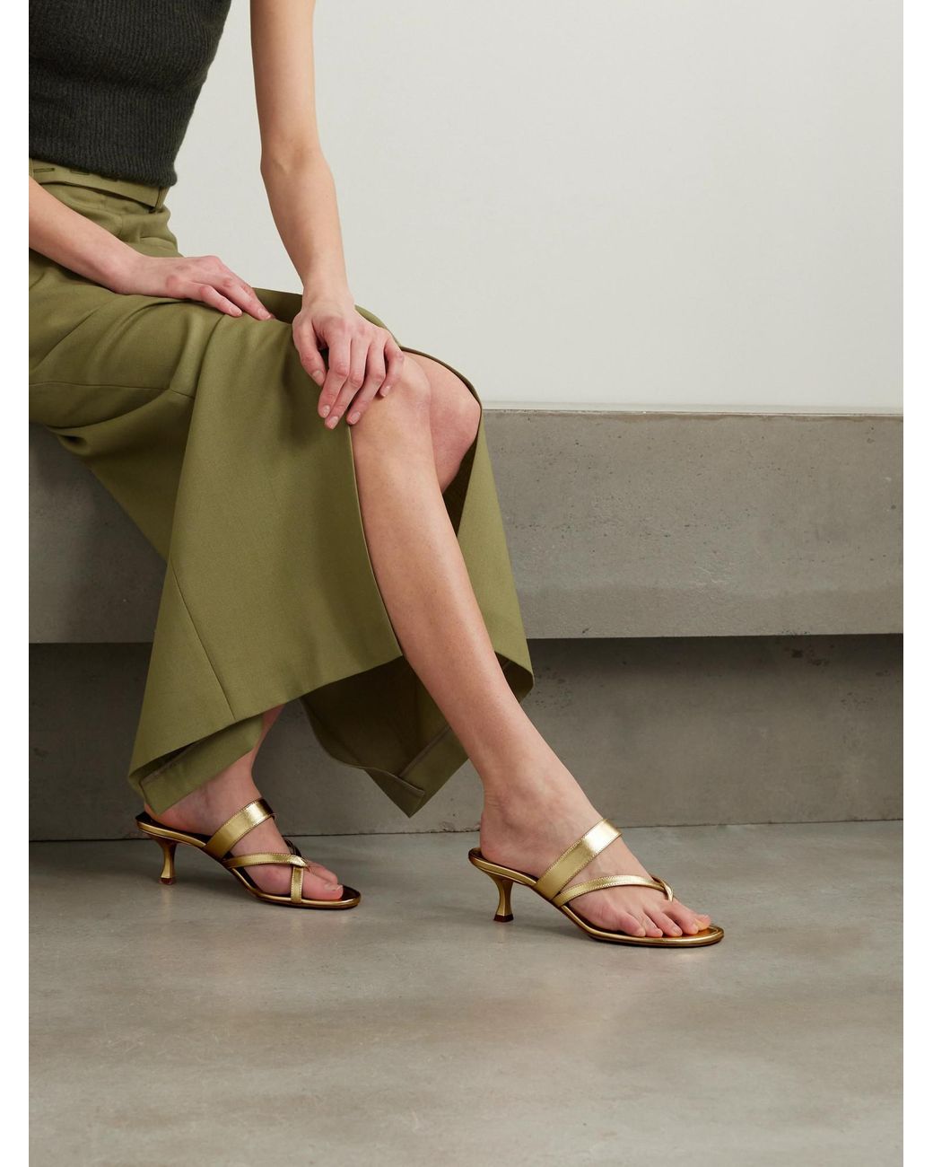 Manolo Blahnik Metallic Round Head High-Heeled Sandals