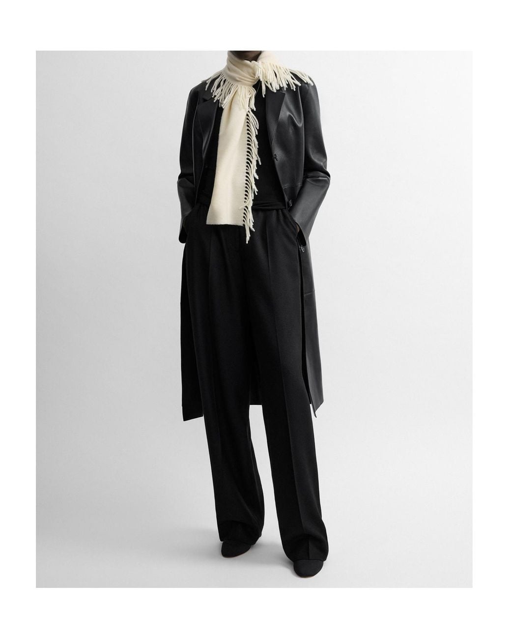 Totême White Cashmere Tassel Scarf Off