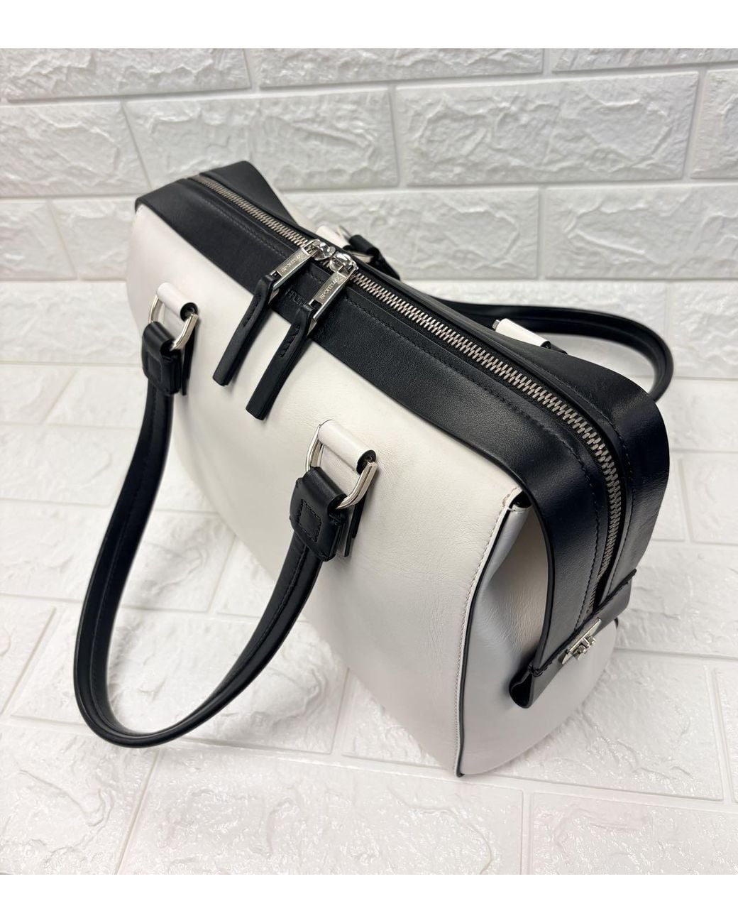 Sportmax White Zippered Shoulder Bag