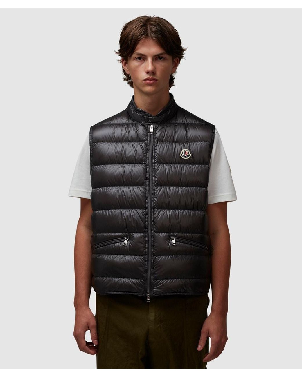 MONCLER◇ダウンベスト/2/ナイロン/BLK/無地/小穴、綿抜け有