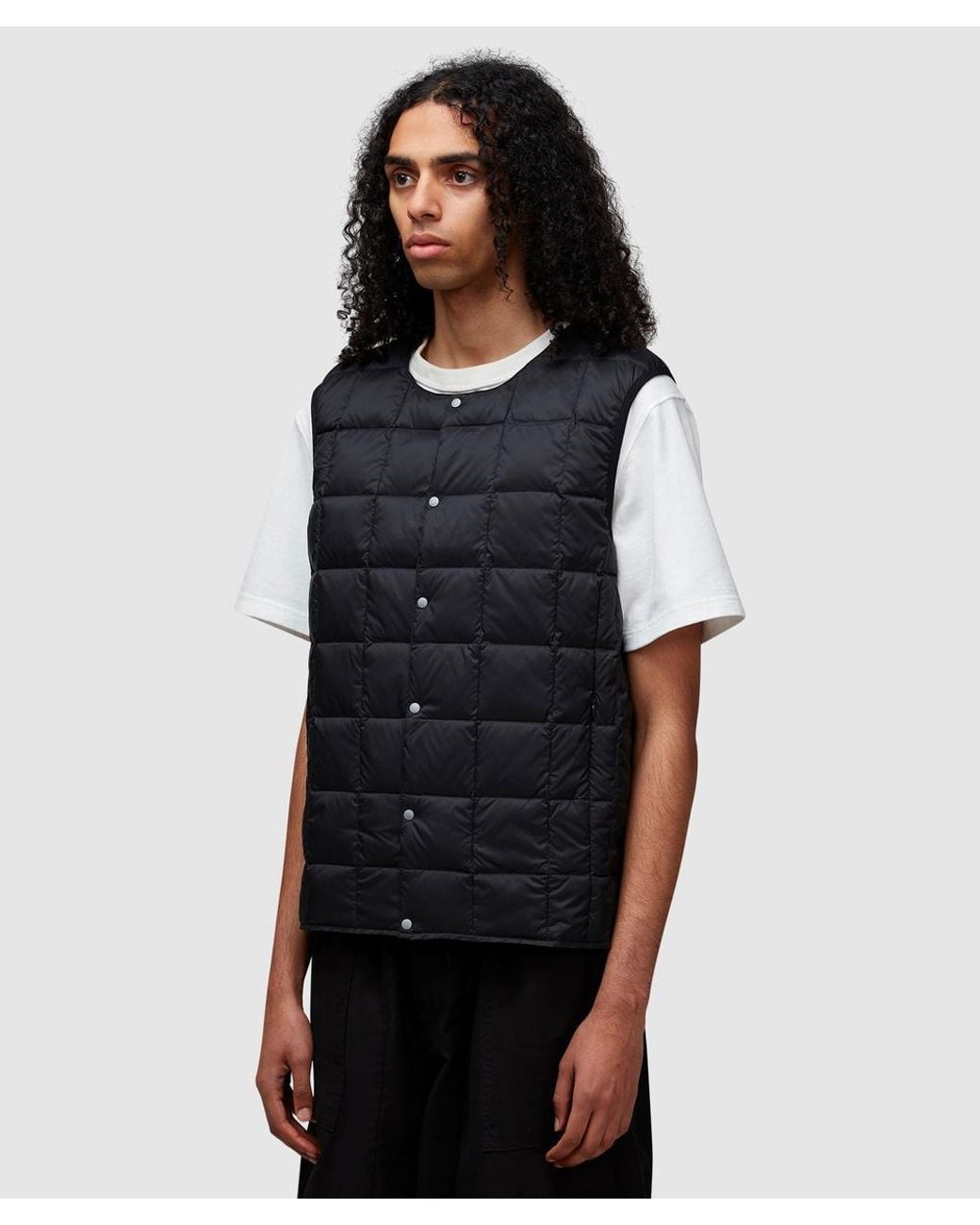 Taion Black Crew Neck Down Vest Gilet for men