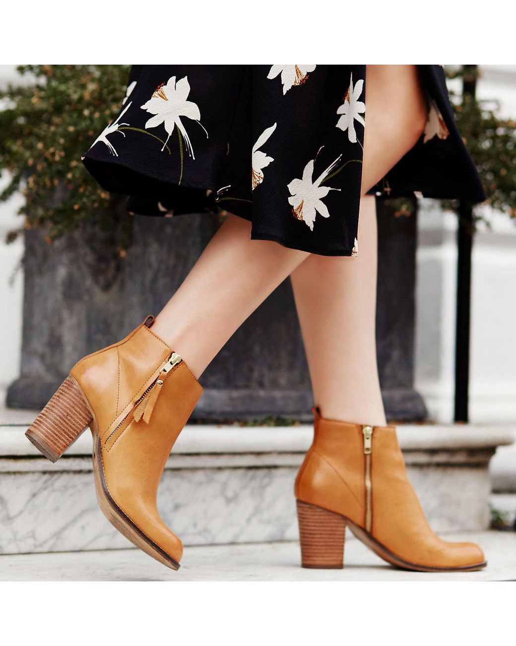 Carvela Kurt Geiger Tanga Block Heeled Ankle Boots in Brown | Lyst UK