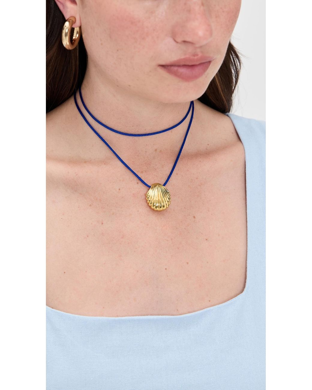 Anni Lu Blue Shell On A String