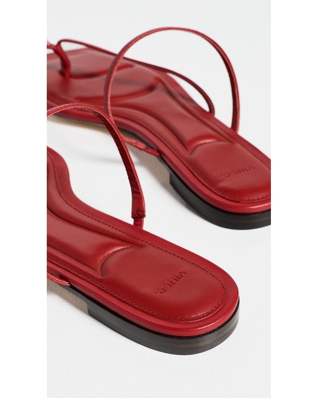 Vince Polli Toe Loop Sandals in Red | Lyst