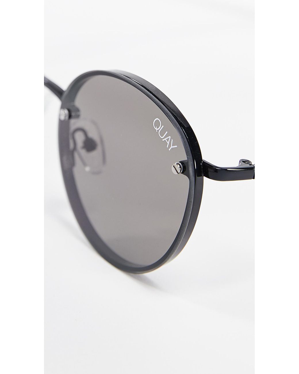 menadžer remen O postavljanju  Quay Farrah Sunglasses in Black/Smoke (Black) | Lyst
