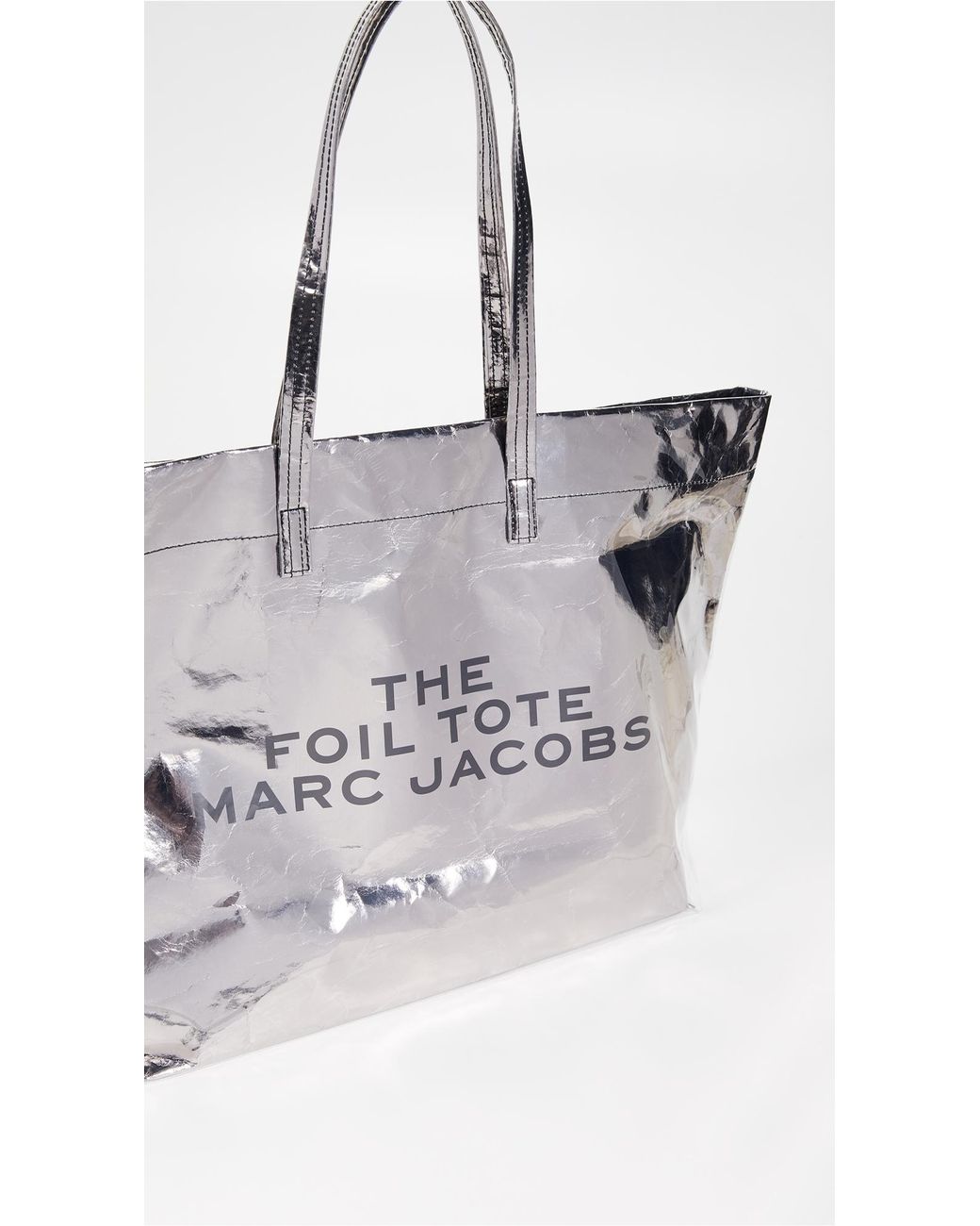 日本未発売　THE FOIL TOTE マークジェイコブス　シルバー　Y3K Marc Jacobs The Foil Logo Tote Bag in Metallic | Lyst