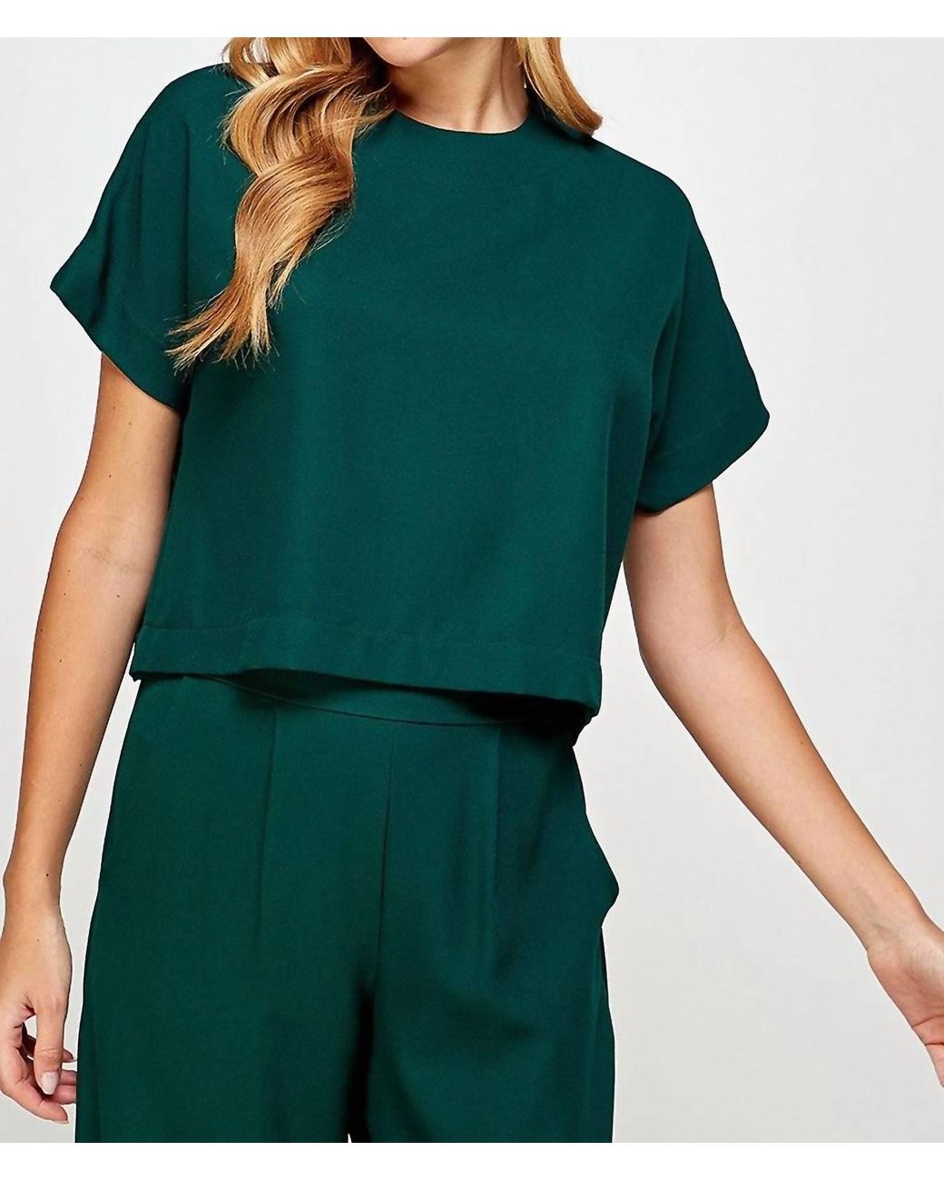 2 Hearts Apparel Green Solid Short Sleeve Top