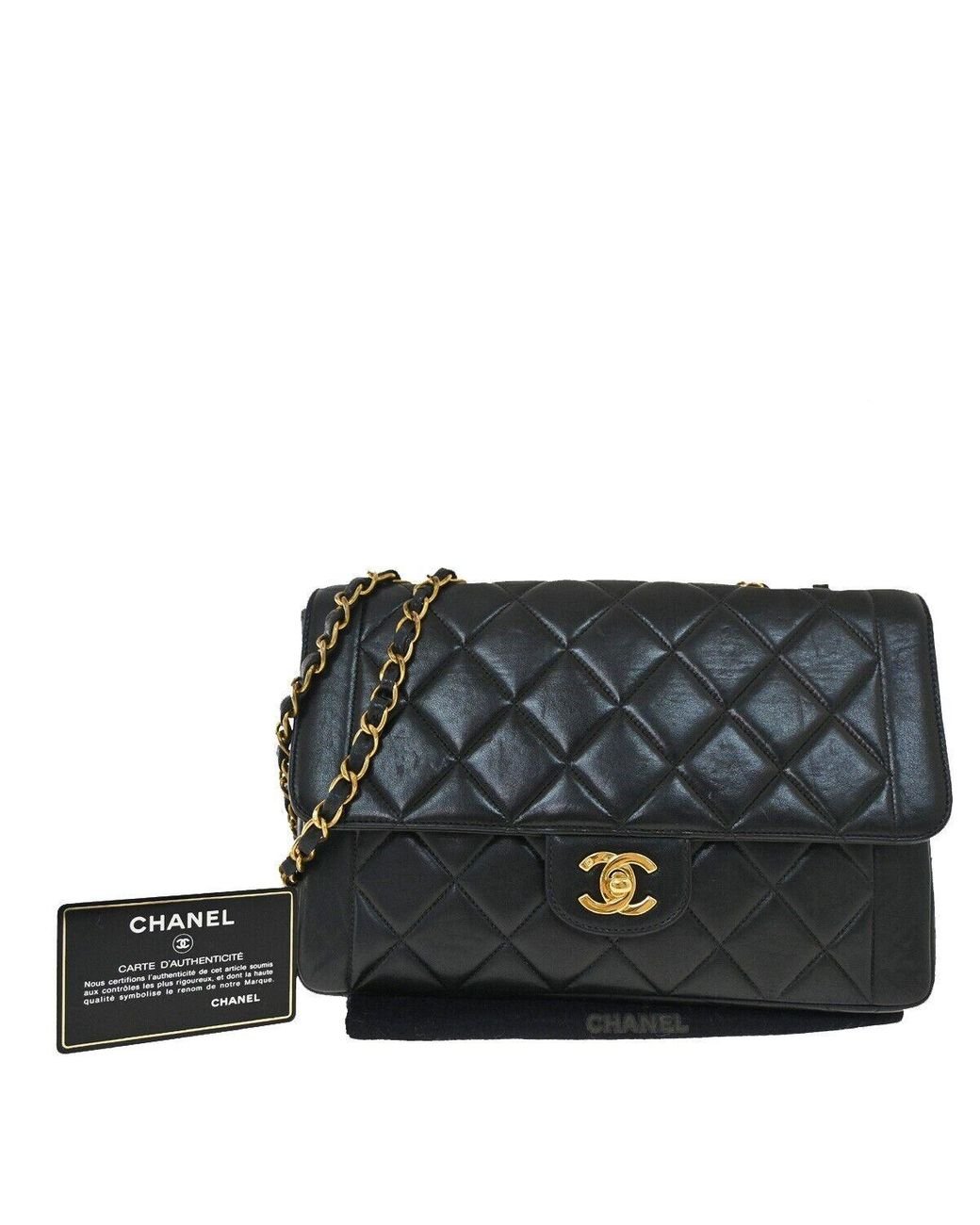 Chanel Matelassé Leather Shoulder Bag (pre-owned) in Black