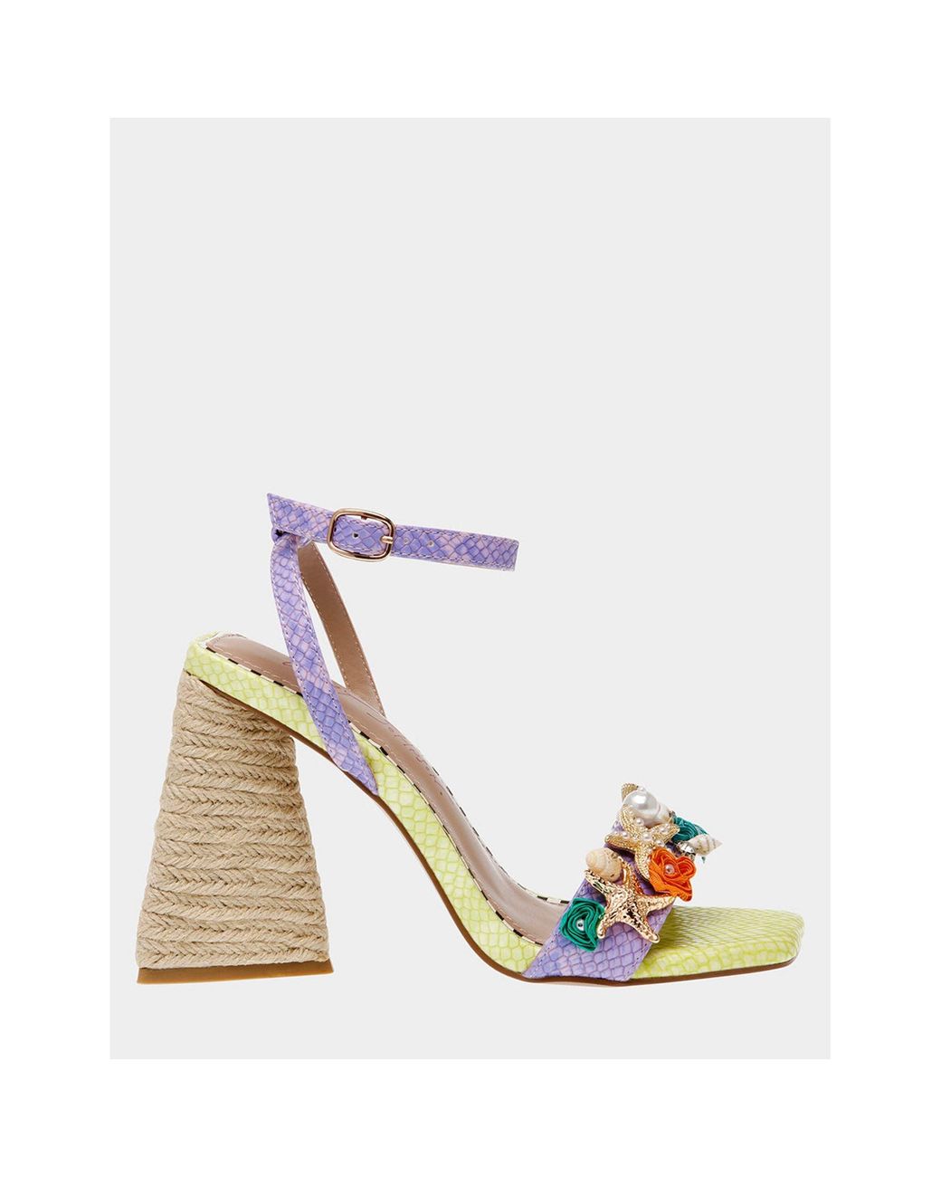 ★Betsey Johnson★K‐POPアイドル愛用★KARSYN★サンダル Betsey Johnson Karsyn Lime | Lyst