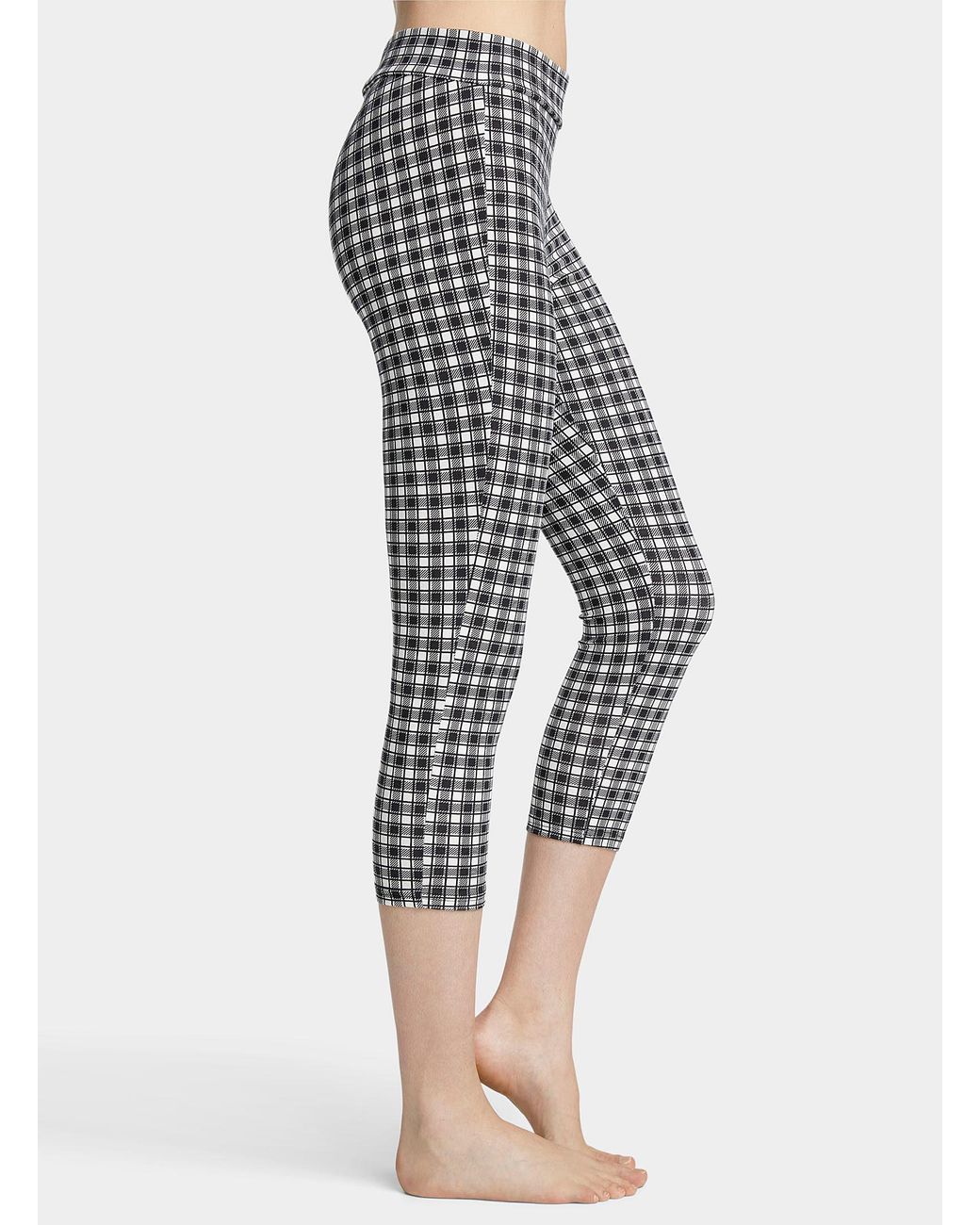 Hue Cotton Gingham Capri legging in 