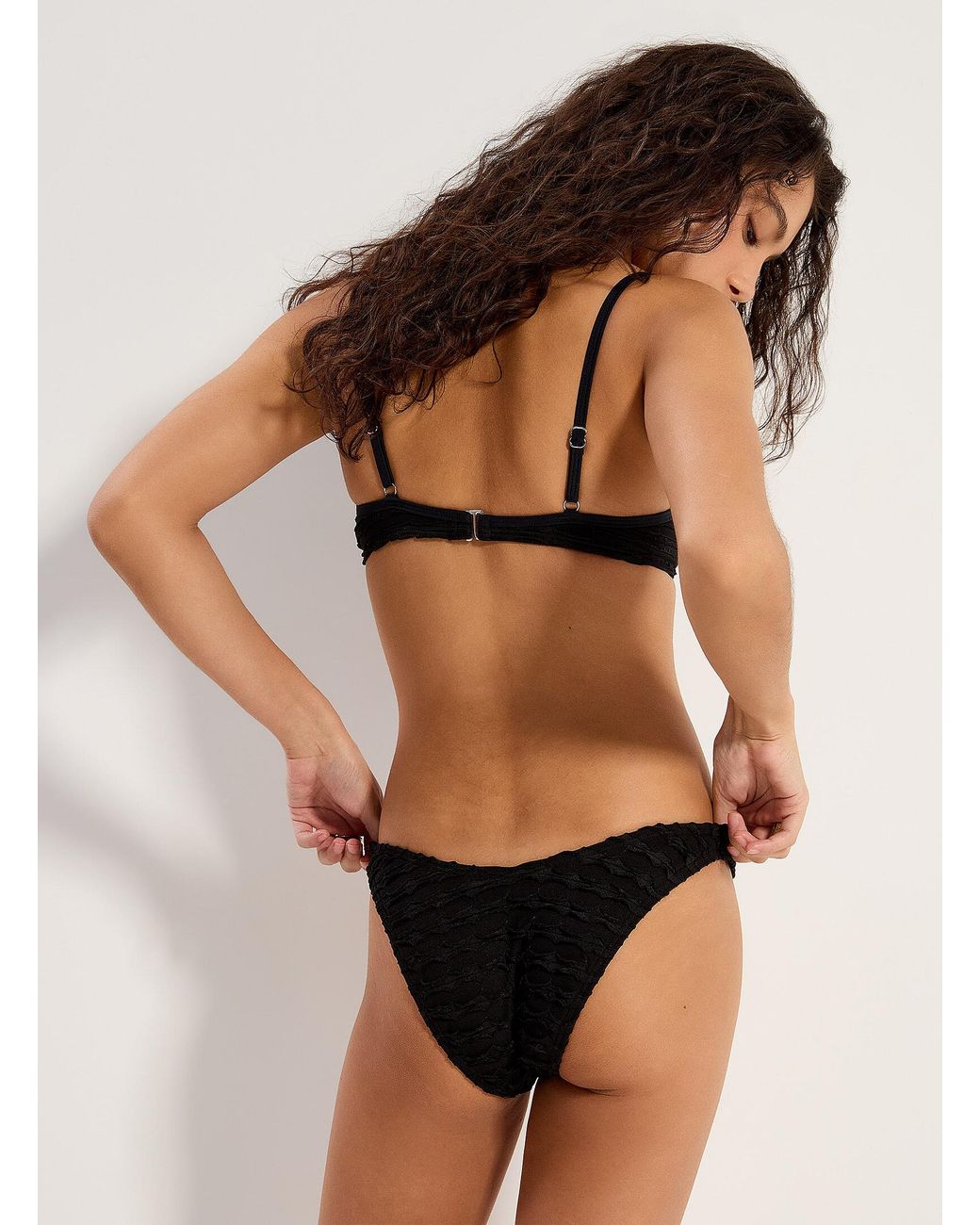 Simon's Brown Ruffle